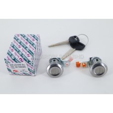 Toyota Corolla AE80 / EE80 84-87 Door Lock with Key ( OE Part Number : R 69051-12160 / L 69052-12160 )